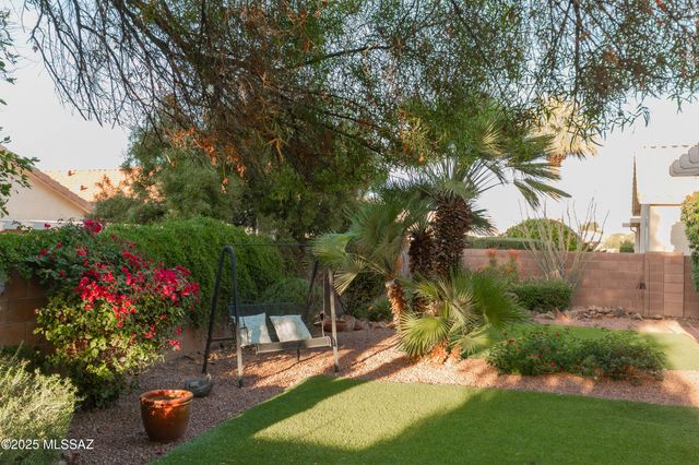 9469 N Twinkling Shadows Way, Tucson, AZ 85743