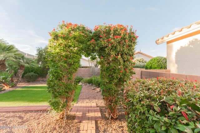 9469 N Twinkling Shadows Way, Tucson, AZ 85743