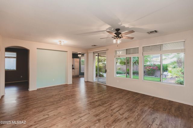 9469 N Twinkling Shadows Way, Tucson, AZ 85743