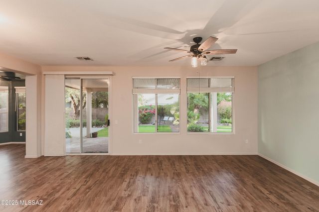 9469 N Twinkling Shadows Way, Tucson, AZ 85743
