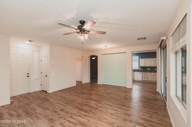 9469 N Twinkling Shadows Way, Tucson, AZ 85743