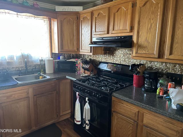 1122 Ottawa Avenue, Defiance, OH 43512