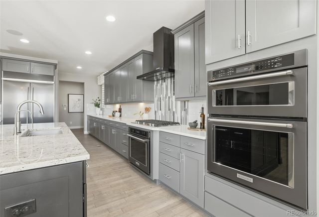 8272 S Langdale Way, Aurora, CO 80016