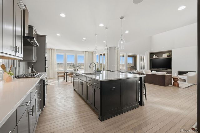 8272 S Langdale Way, Aurora, CO 80016