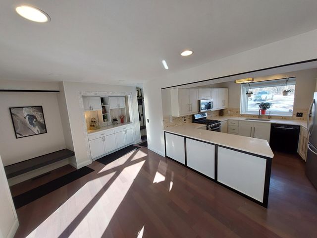 2782 Tamarack Drive, Long Lake, MN 55356