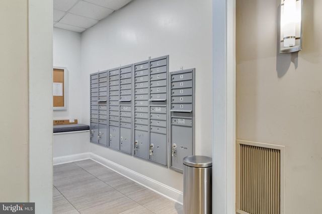 6301 Edsall Rd Unit 303, Alexandria, VA 22312