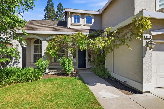 1211 Regina St, Rocklin, CA 95765