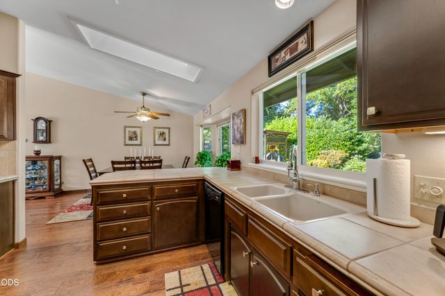 139 Belindy Circle, Grants Pass, OR 97527