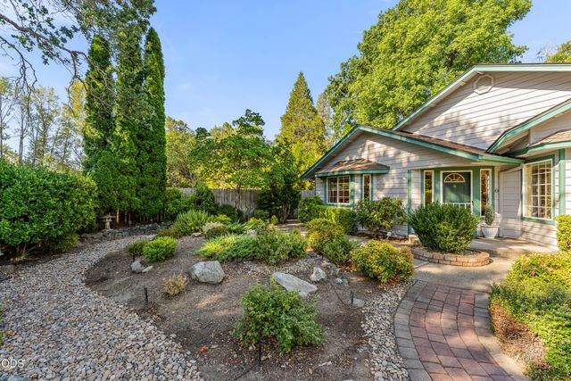 139 Belindy Circle, Grants Pass, OR 97527