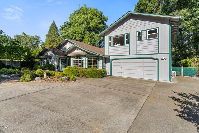 139 Belindy Circle, Grants Pass, OR 97527