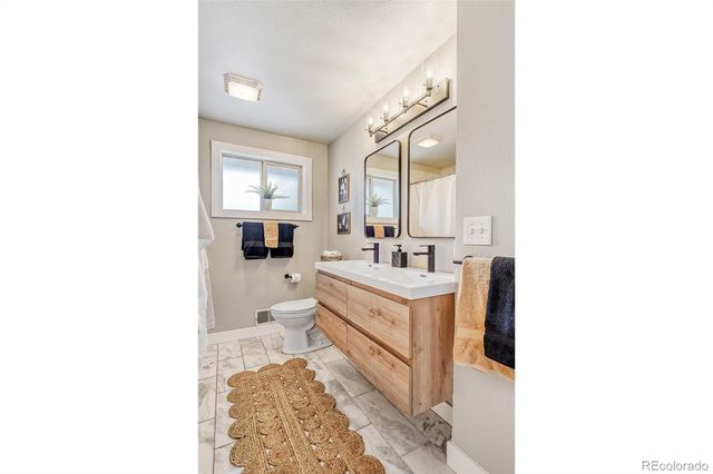 6648 S Wellington Court, Centennial, CO 80121