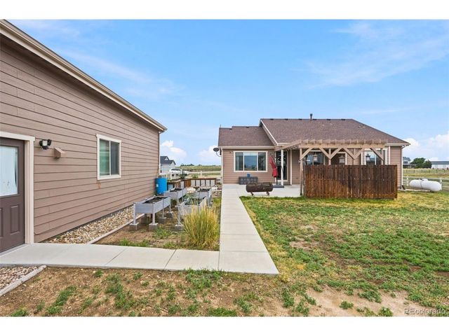 4081 Falcon Dr, Fort Lupton, CO 80621