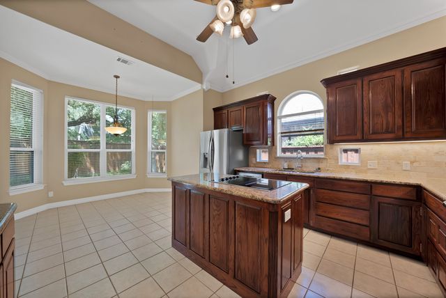 6619 Shelton Home Court, Arlington, TX 76017