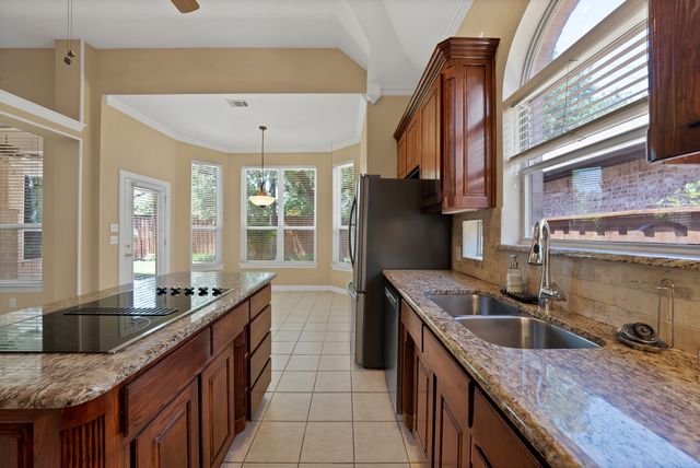 6619 Shelton Home Court, Arlington, TX 76017