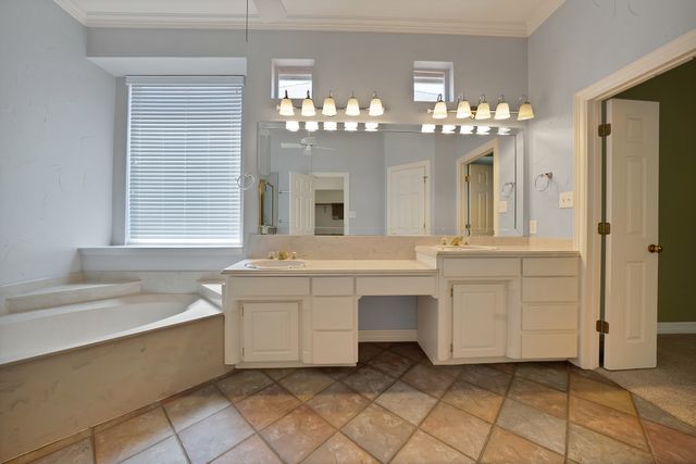 6619 Shelton Home Court, Arlington, TX 76017