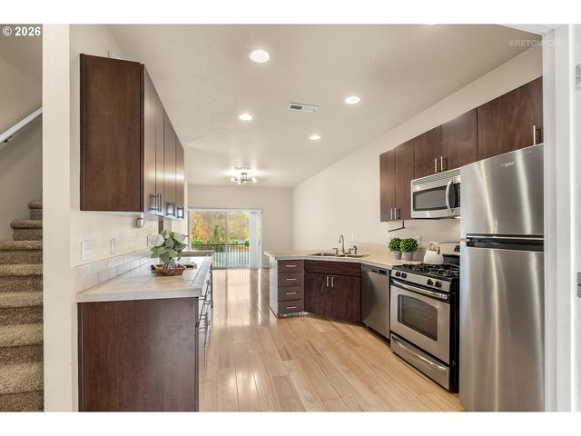 10442 Sw AKILEAN Ter, Portland, OR 97223