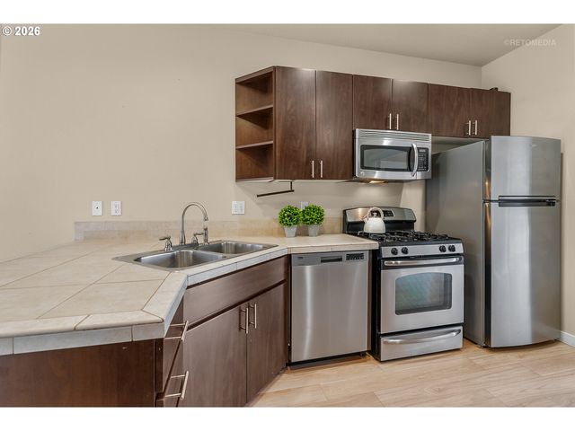 10442 Sw AKILEAN Ter, Portland, OR 97223