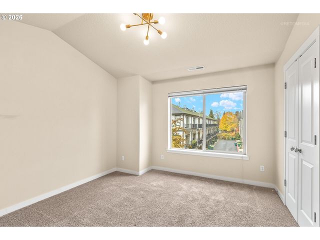 10442 Sw AKILEAN Ter, Portland, OR 97223