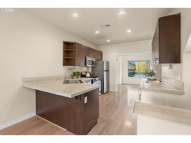 10442 Sw AKILEAN Ter, Portland, OR 97223