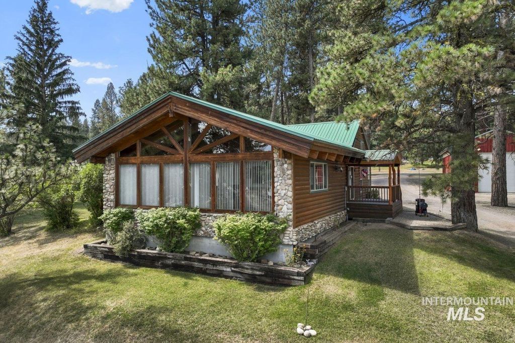 739 S Main St, Cascade, ID 83611 photo 1