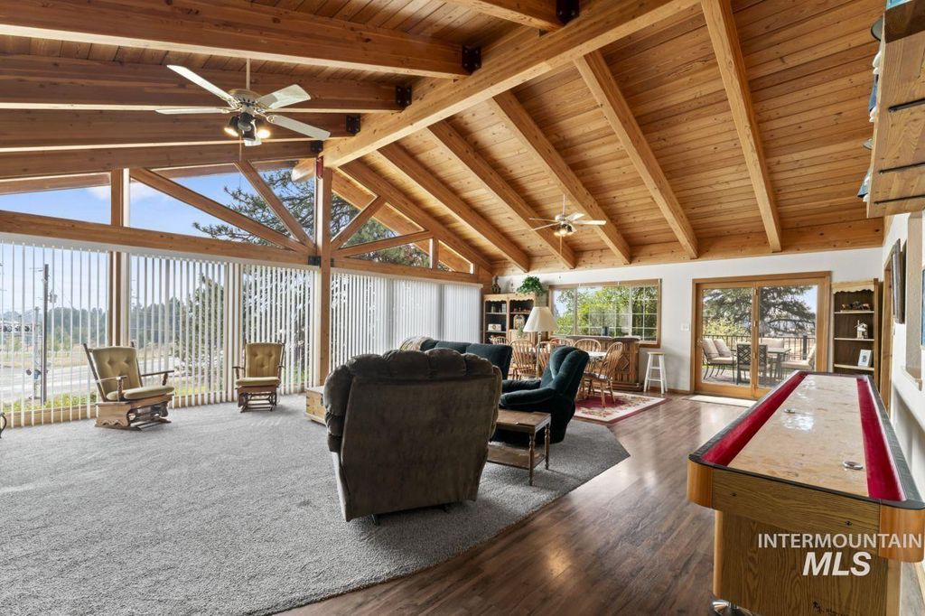 739 S Main St, Cascade, ID 83611 photo 2