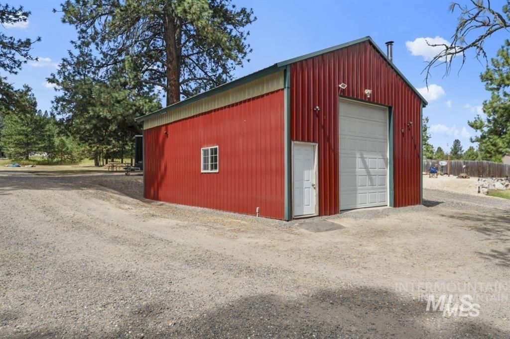 739 S Main St, Cascade, ID 83611 photo 3