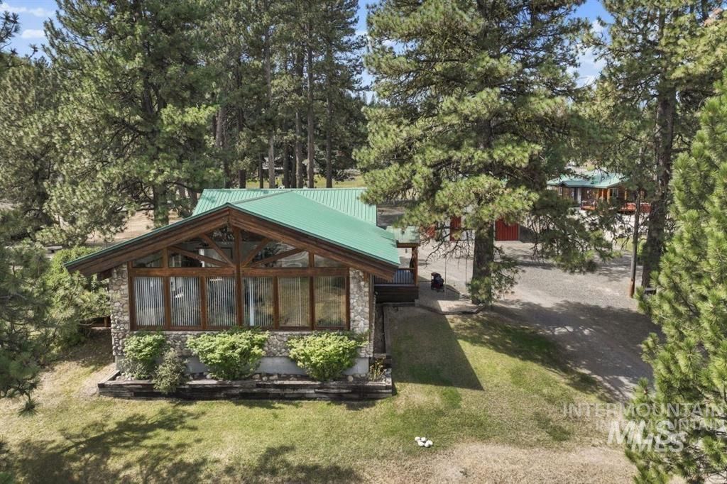 739 S Main St, Cascade, ID 83611 photo 4