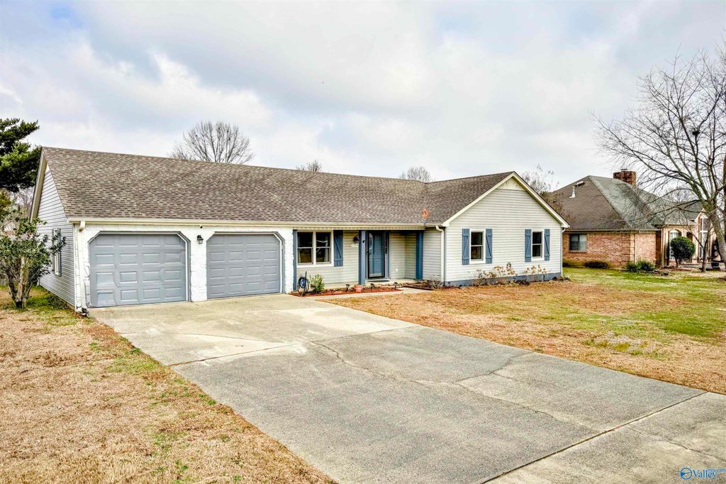 2204 Duncansby Drive, Decatur, AL 35603