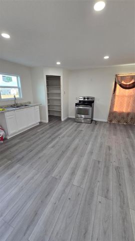 6076 Road 3550, Cleveland, TX 77535