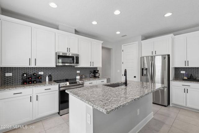 9393 SCAUP Way, Jacksonville, FL 32218