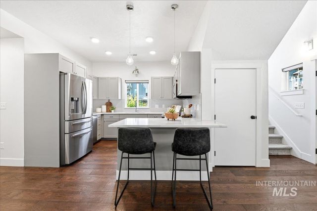500 E Trackstand Ln, Garden City, ID 83714