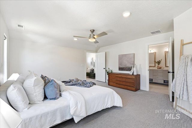 500 E Trackstand Ln, Garden City, ID 83714