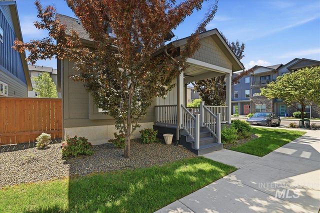 500 E Trackstand Ln, Garden City, ID 83714