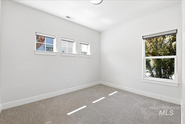 500 E Trackstand Ln, Garden City, ID 83714
