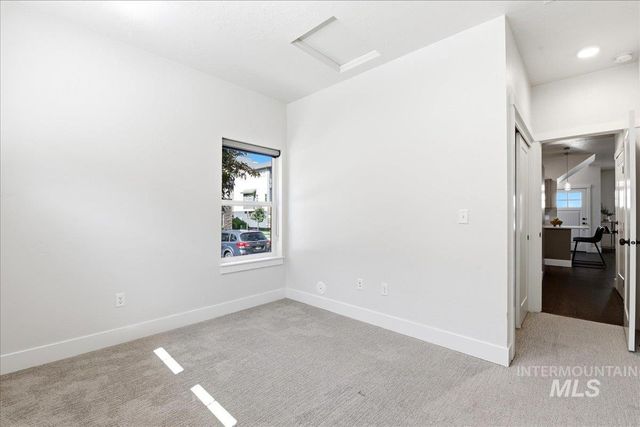 500 E Trackstand Ln, Garden City, ID 83714