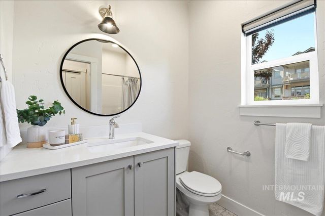 500 E Trackstand Ln, Garden City, ID 83714