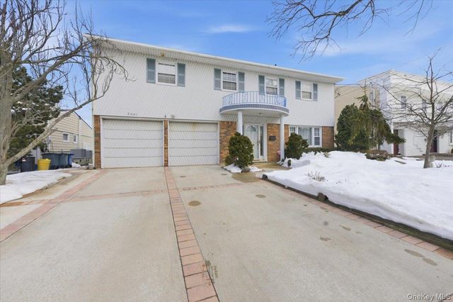 3881 Greentree Drive, Oceanside, NY 11572