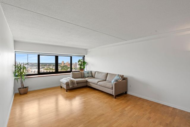 1920 S 1st Street 2103, Minneapolis, MN 55454