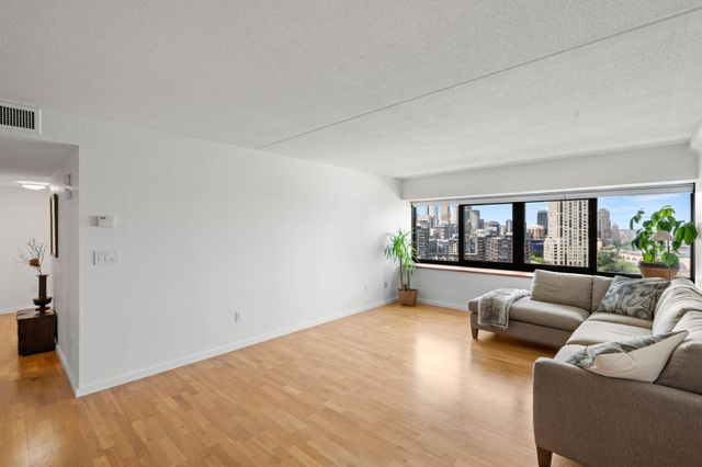 1920 S 1st Street 2103, Minneapolis, MN 55454