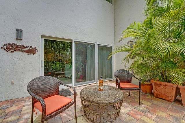 620 NE 9th Avenue 6, Fort Lauderdale, FL 33304