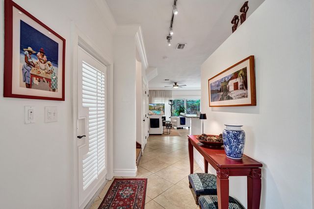 620 NE 9th Avenue 6, Fort Lauderdale, FL 33304