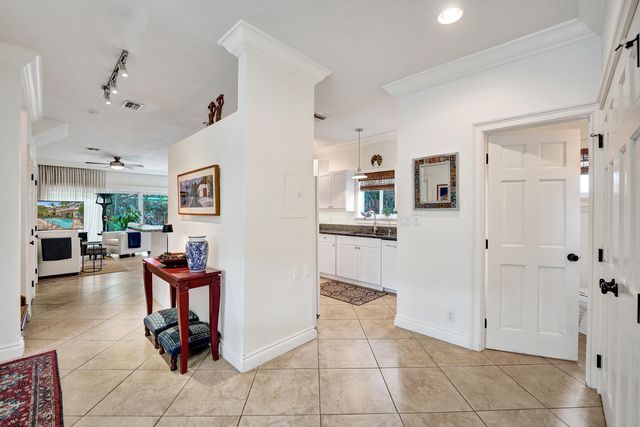 620 NE 9th Avenue 6, Fort Lauderdale, FL 33304