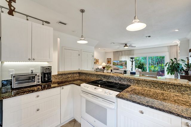620 NE 9th Avenue 6, Fort Lauderdale, FL 33304