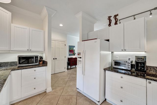 620 NE 9th Avenue 6, Fort Lauderdale, FL 33304