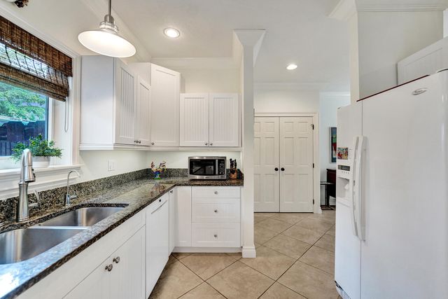 620 NE 9th Avenue 6, Fort Lauderdale, FL 33304