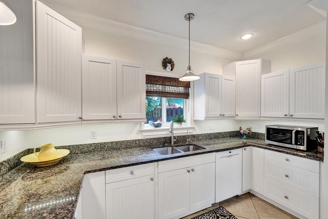 620 NE 9th Avenue 6, Fort Lauderdale, FL 33304