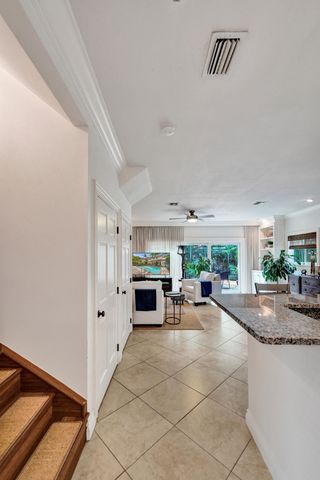 620 NE 9th Avenue 6, Fort Lauderdale, FL 33304