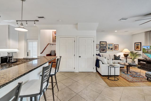 620 NE 9th Avenue 6, Fort Lauderdale, FL 33304