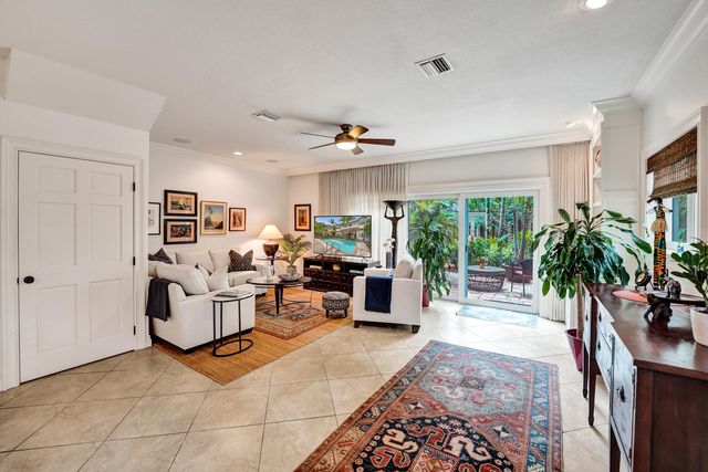 620 NE 9th Avenue 6, Fort Lauderdale, FL 33304