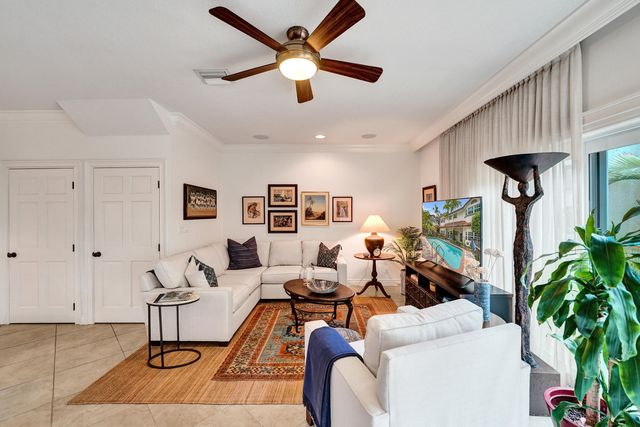 620 NE 9th Avenue 6, Fort Lauderdale, FL 33304